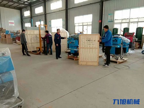無錫聚氨酯噴涂(圖1) 濟(jì)南九旭國內(nèi)聚氨酯設(shè)備生產(chǎn)廠家